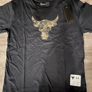 NEW  Under Armour Project Rock Women's T-Shirt Freedom Veteran's Day Brahma Bull
